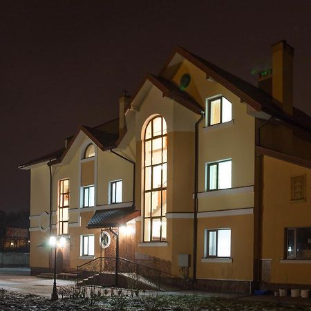 Hotel Alekselena à Malekhuv Extérieur photo