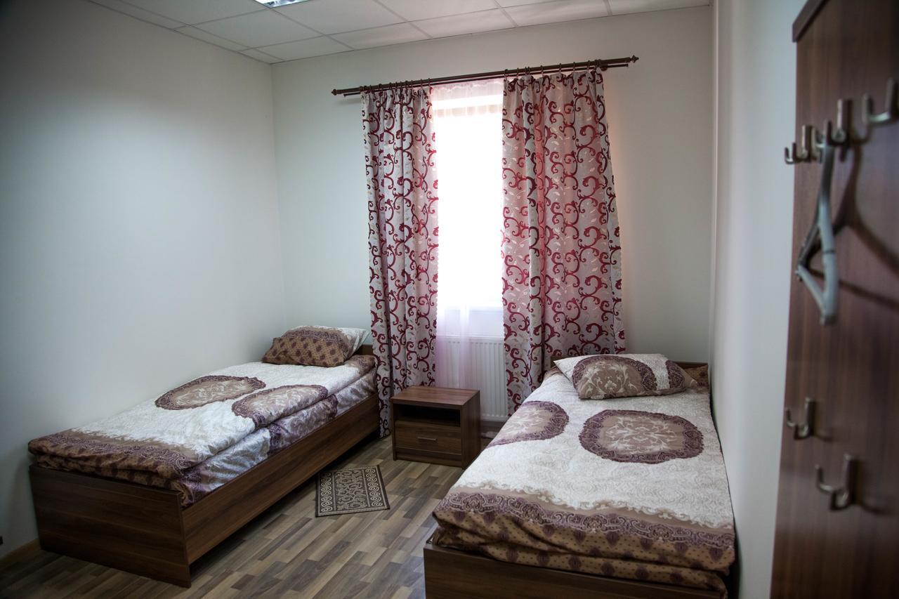 Hotel Alekselena à Malekhuv Extérieur photo