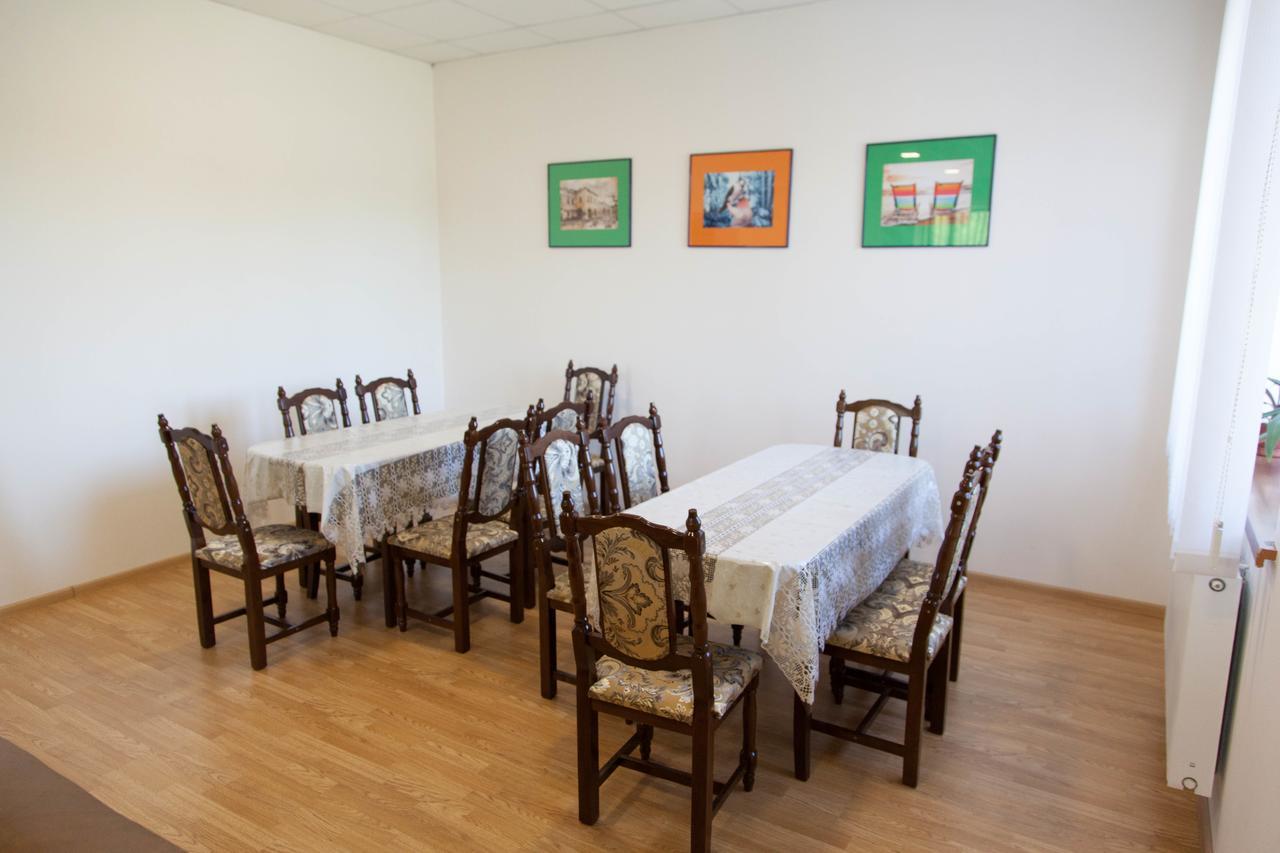 Hotel Alekselena à Malekhuv Extérieur photo