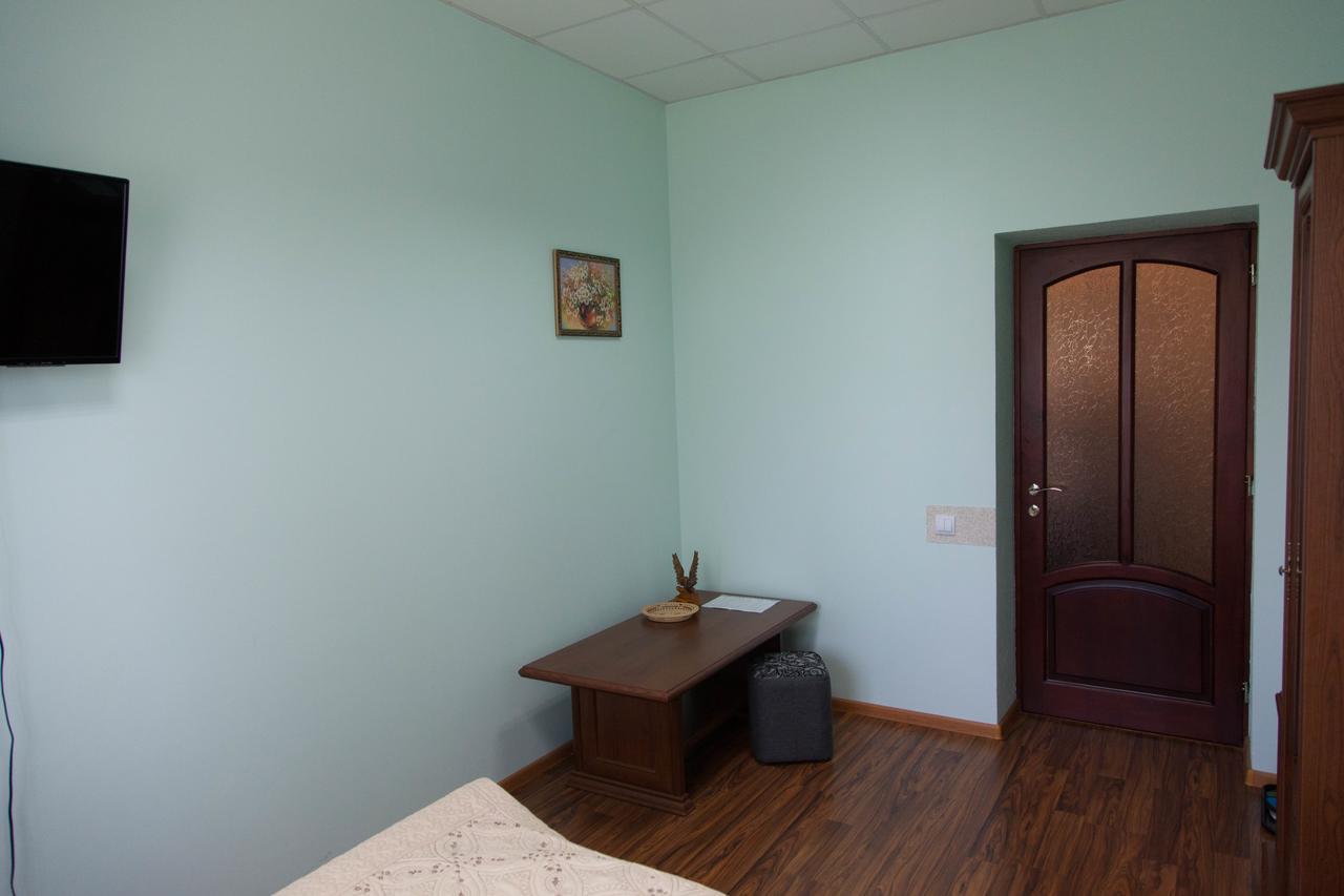 Hotel Alekselena à Malekhuv Extérieur photo