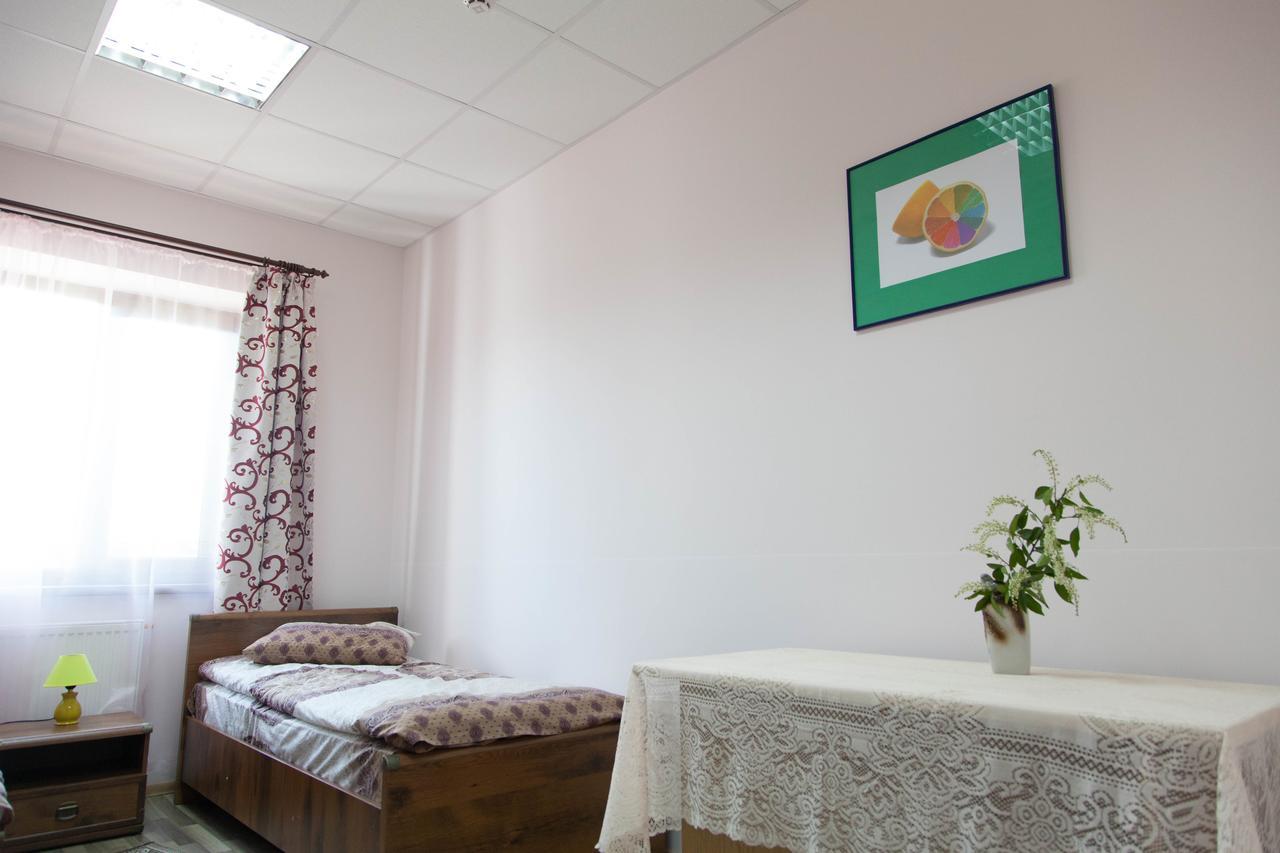 Hotel Alekselena à Malekhuv Extérieur photo